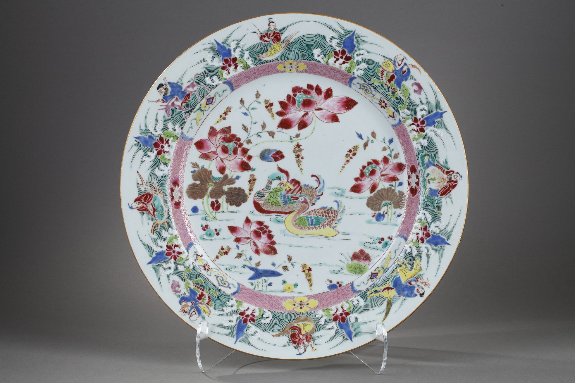 Large dish famille rose porcelain decorated with ducks in the center and eight immortals on the edge